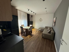 Old Bazaar apt 24